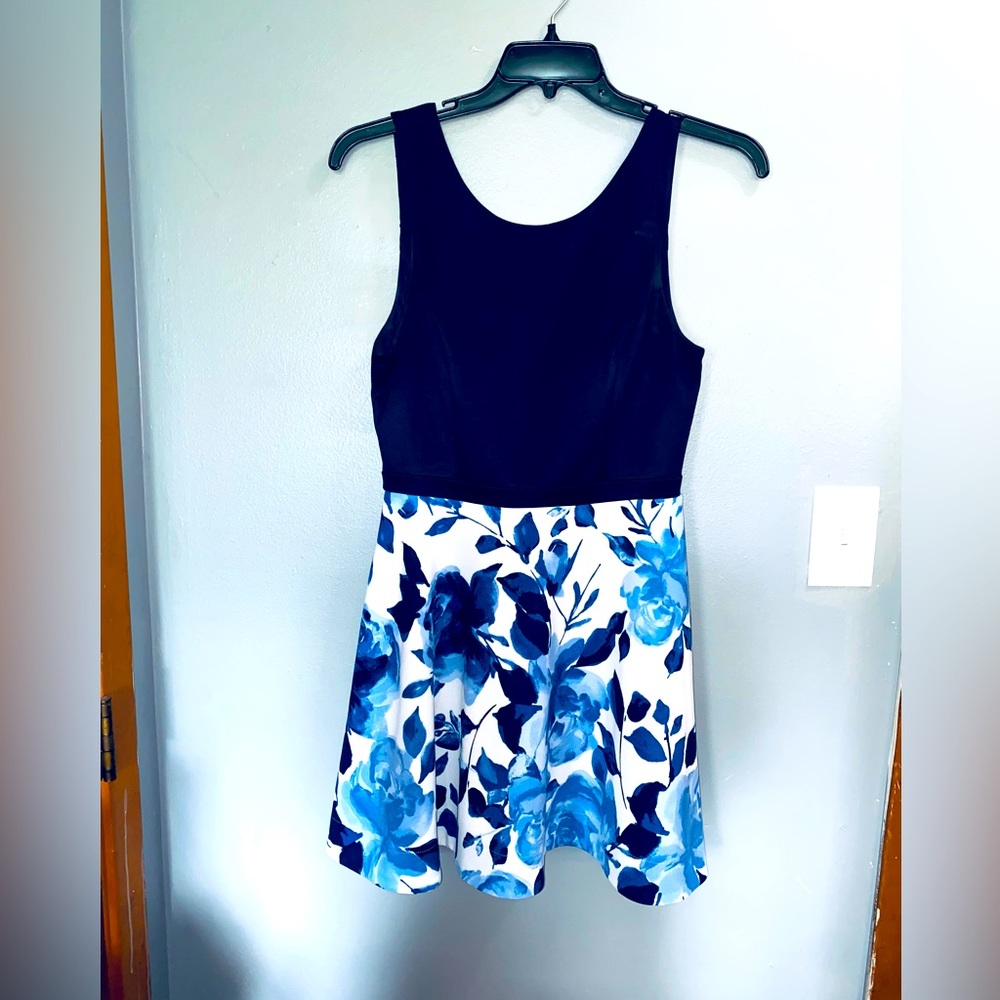 Women’s Dress - Size 11